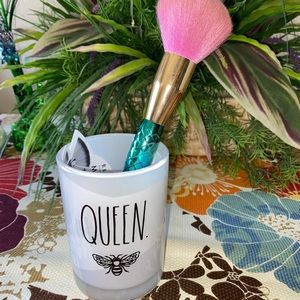 Rae Dunn Make up Holder